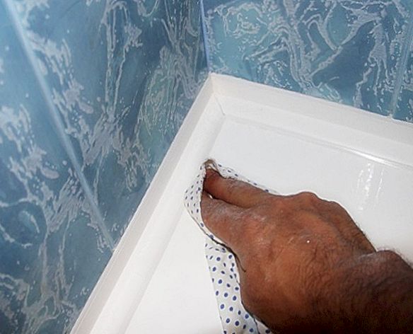 Как легко заделать щели между стеной и ванной