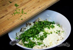 Шампиньоны, фаршированные курицей и сыром