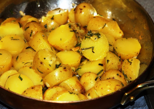 Очень вкусная картошечка, которая подойдет и на праздник и на каждый день!