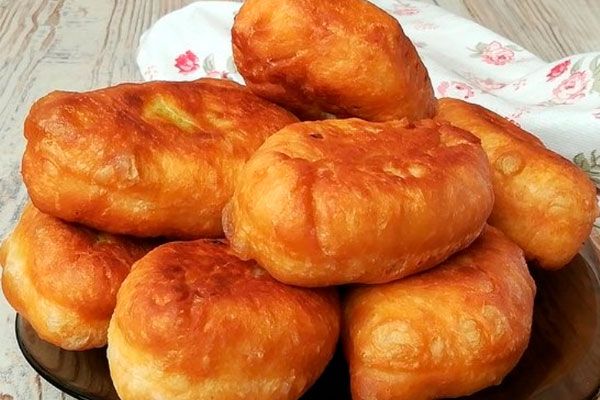 Мягкие и пышные пирожки на каждый день — просто и вкусно!