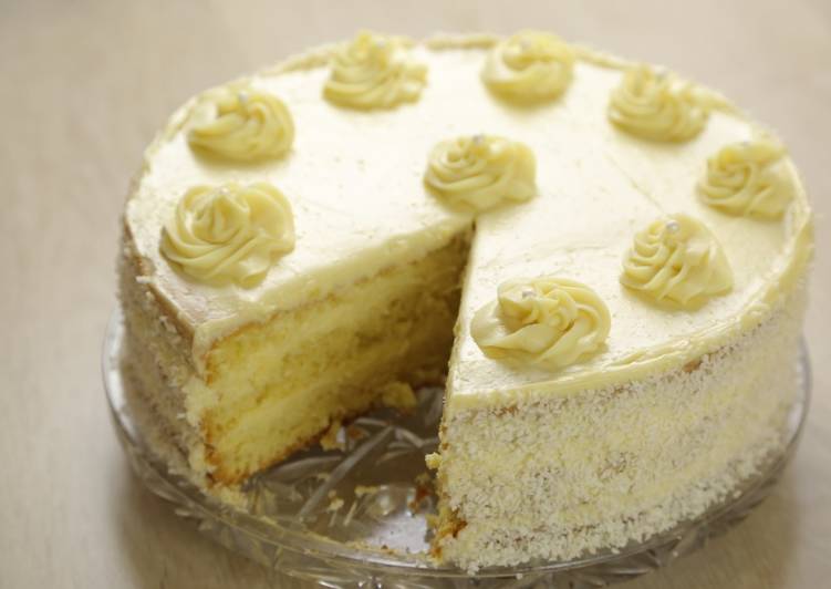 Бисквитный торт с кремом «Пломбир».