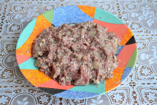 Гнезда с фаршем и овощами