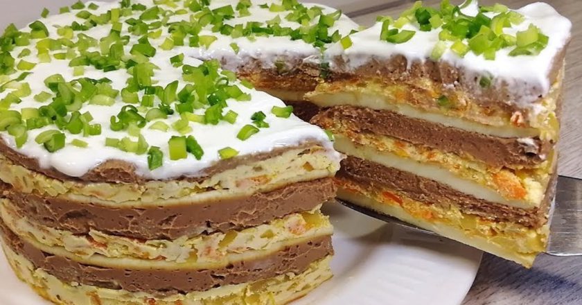 Многослойный закусочный торт, который любой стол сможет сделать праздничным. Как долго я его искала!